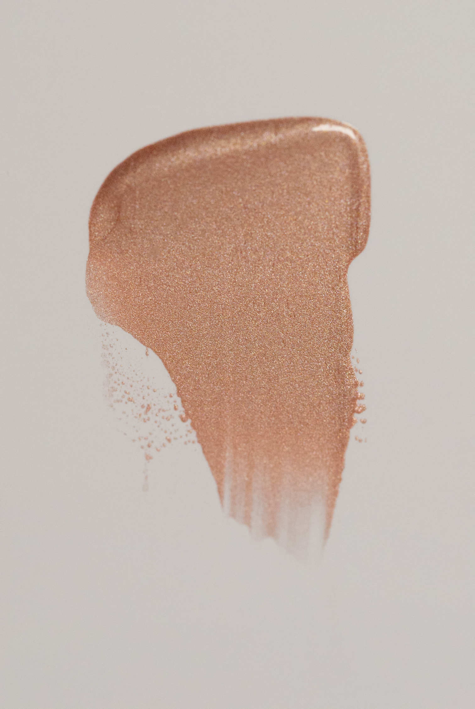 CLE Cosmetics ESSENCE MOONLIGHTER CUSHION Color Swatch in Copper Rose.